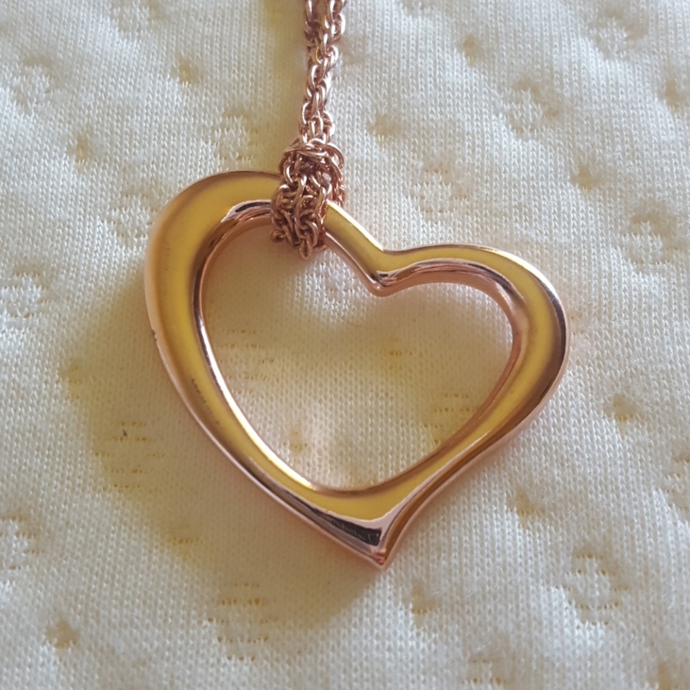 Rose Gold Heart ♡ Non Tarnish - Picture 1 of 3